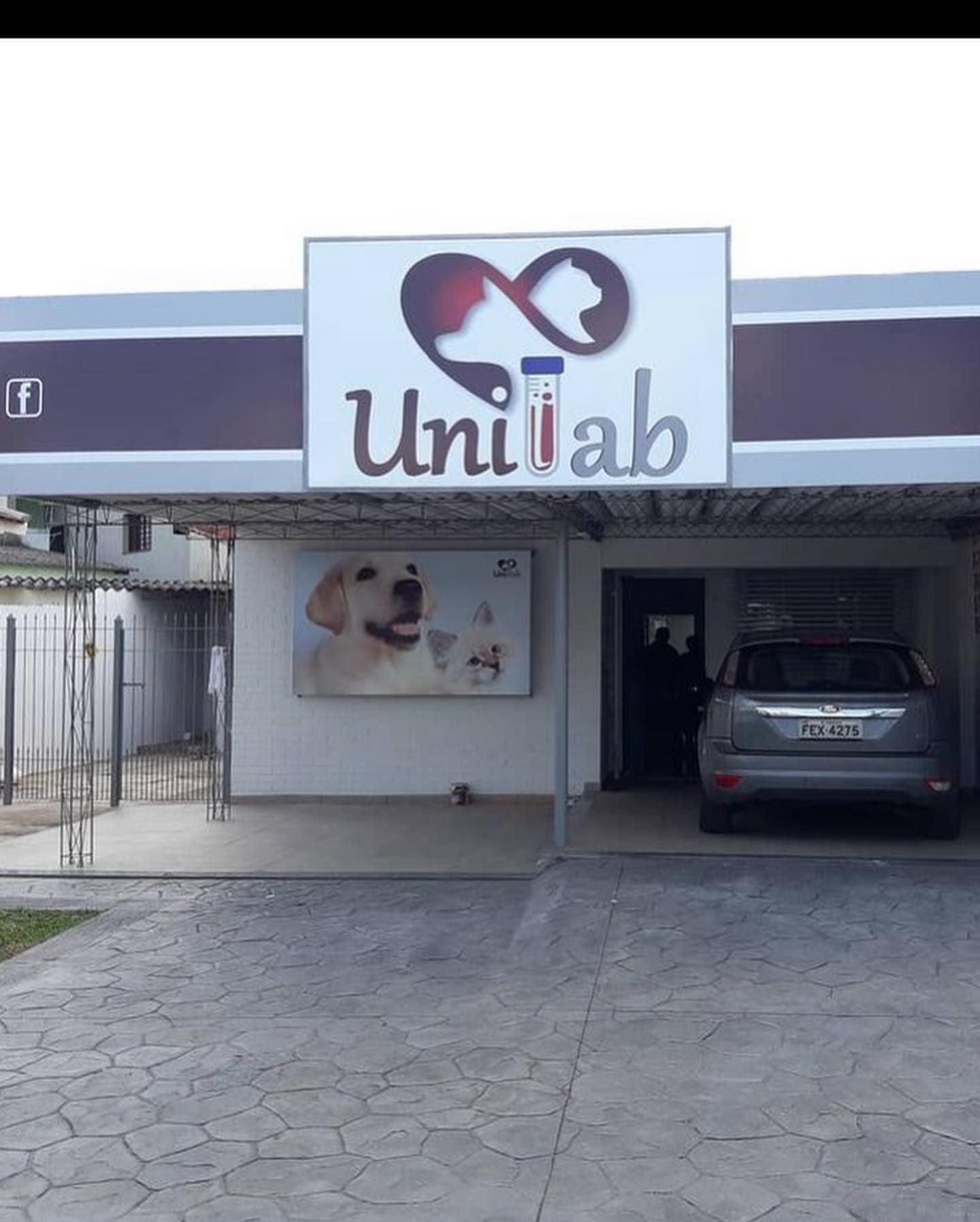 Totem e Placas Visuais